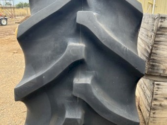 Goodyear radial  900/65R32 