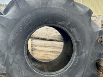 Goodyear radial  900/65R32 