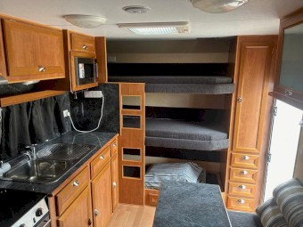 Royal Flair Caravan 2011