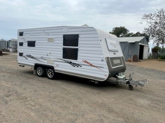 Royal Flair Caravan 2011