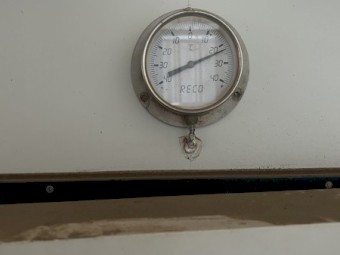 Coolroom with freezing capabilities 