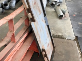 CAT Posi Track Hitch Plate