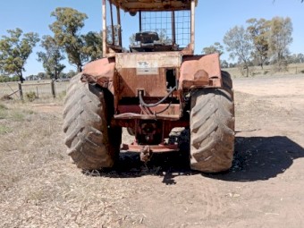 International 766 front end loader tractor 