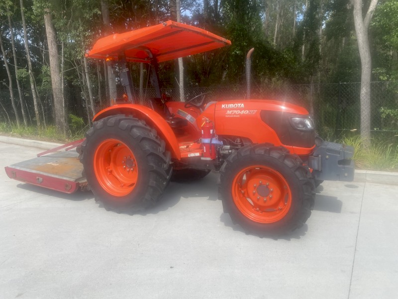 Kubota 7040SU Tractor with Slasher