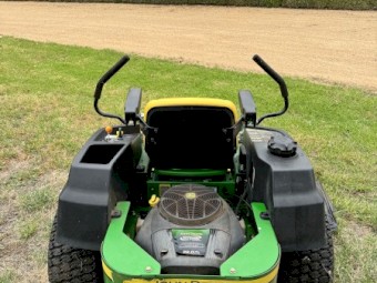 John Deere zero turn - model Z425
