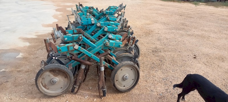 Knuckey press wheels