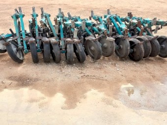 Knuckey press wheels