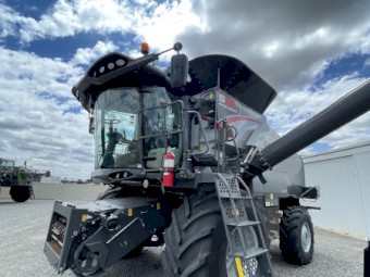 2021 Gleaner S98 Combine Harvester