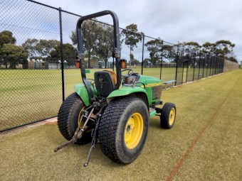 2000 John Deere 4300 Tractor