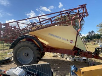 2010 Hardi Commander 5000V Boom Spray