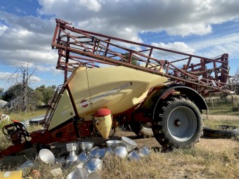 2010 Hardi Commander 5000V Boom Spray
