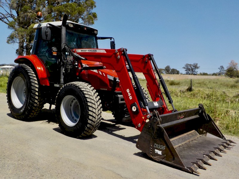 Late model 2016 Massey Ferguson 5430 DYNA 4 4x4 91hp Tractor