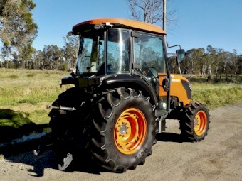 Late model 2017 Kubota M8540N Narrow 4x4 85hp Vineyard/Orchard Tractor