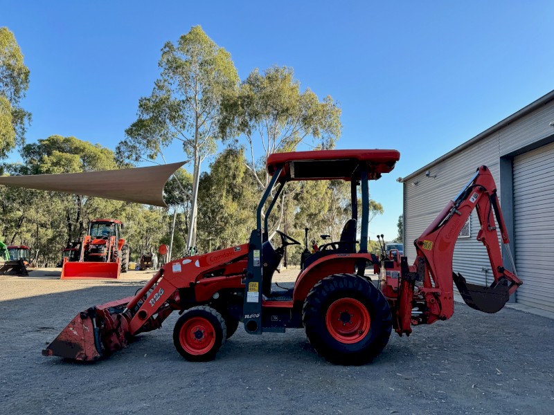 Kubota B26 Tractor / Loader / Backhoe | Farm Tender