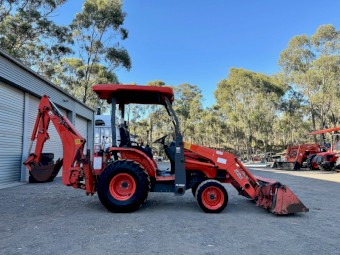 Kubota B26 Tractor / Loader / Backhoe