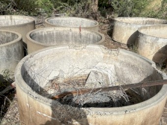 12 Concrete water Troughs 