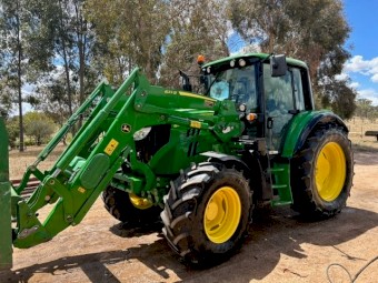 2016 John Deere 6125M Tractor/Loader
