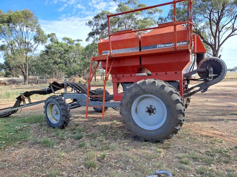 Horwood Bagshaw 4 wheel tow behind airseeder cart