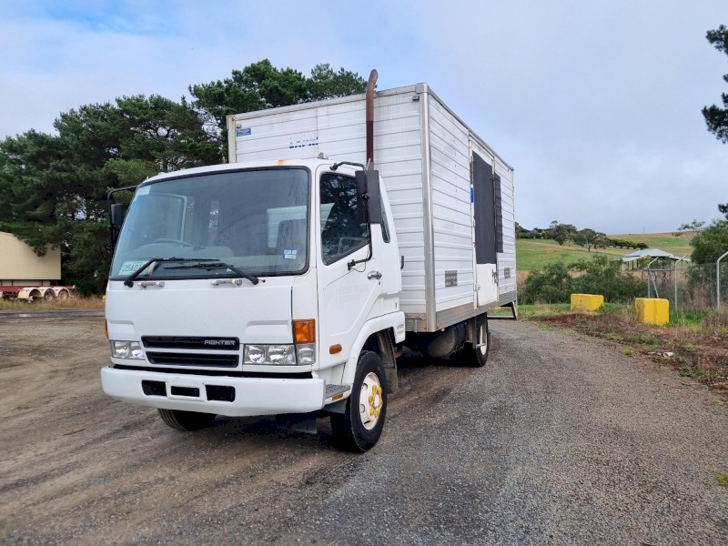 2005 Mitsubishi Fighter FK600 Pantech Truck