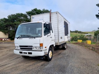 2005 Mitsubishi Fighter FK600 Pantech Truck