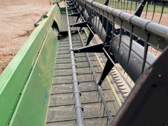 12m John Deere 936 Draper front