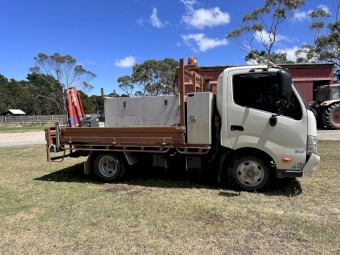 Hino 617 300 Service Truck