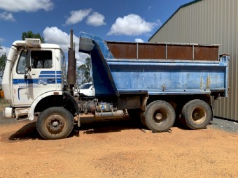 Mercedes Benz 1984 2222 V6 series Tipper Truck