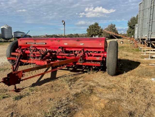 Massey Ferguson MF56 Combine 24 row