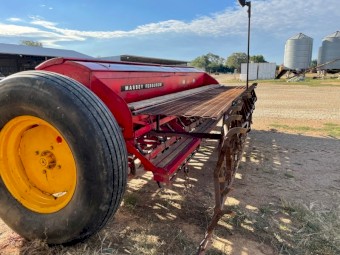 Massey Ferguson MF56 Combine 24 row