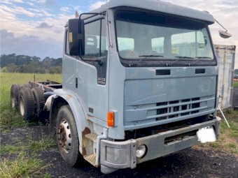 2000 International Acco Cab Chassis
