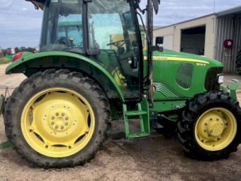 2010 John Deere 5100R Tractor