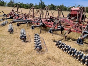 Air Seeder with 7 x 1.6m Agmaster harrows