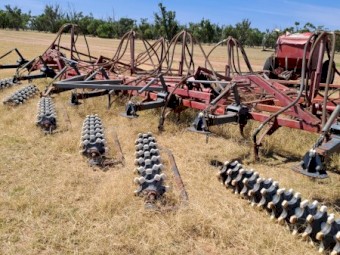 Air Seeder with 7 x 1.6m Agmaster harrows