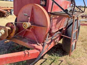 Air Seeder with 7 x 1.6m Agmaster harrows