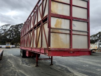 1984 Fruehauf Cattle stock crate 
