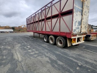 1984 Fruehauf Cattle stock crate 