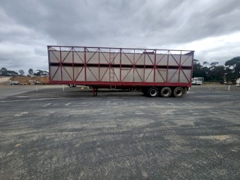 1984 Fruehauf Cattle stock crate 