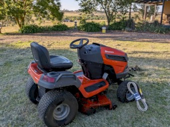 Husqvarna rid on mower 42 inch deck