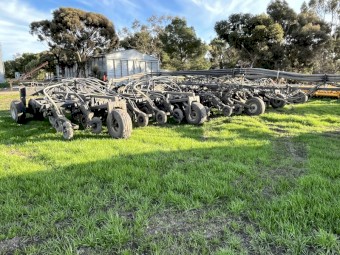 2010 Flexicoil PD5700-50 double shoot paralink seeder and 2850 variable rate cart