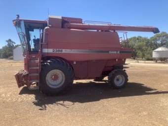 2388 Case IH Header and 1042 Draper Front and Trailer