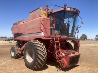 2388 Case IH Header and 1042 Draper Front and Trailer