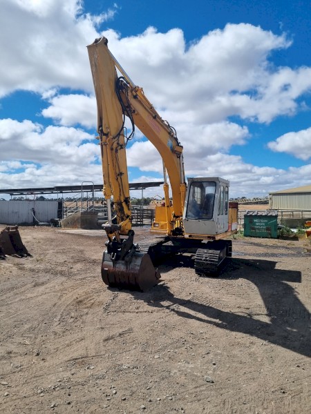 Kato 15 Tonne Excavator