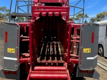 2016 Bale Baron 4245P