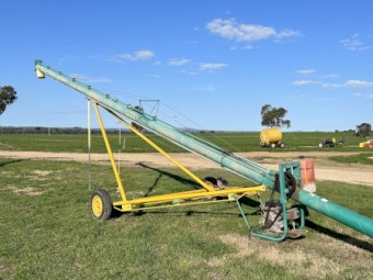 Jetstream 8" 40 ft, 18 hp Vanguard electric start