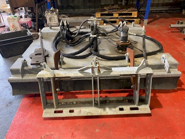 6FT TWIN SLASHER GALVANISED BODY