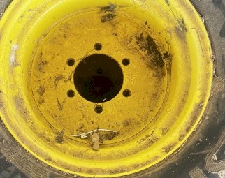 John Deere 960 Baler Axle, Rims and Tyres