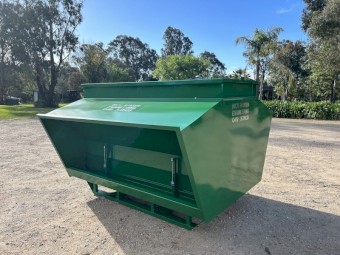 Grain feeders Hansen Engineering  brand new 3.0 cubic metre/ 2.4 ton lick type on skids