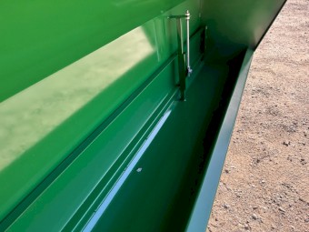 Grain feeders Hansen Engineering  brand new 3.0 cubic metre/ 2.4 ton lick type on skids