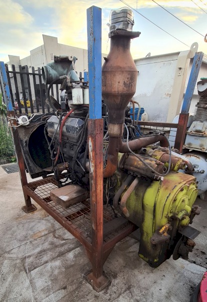 Cummins 555 V8 Motor