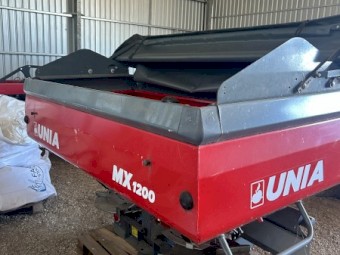 Unia 1200 Fertiliser Spreader